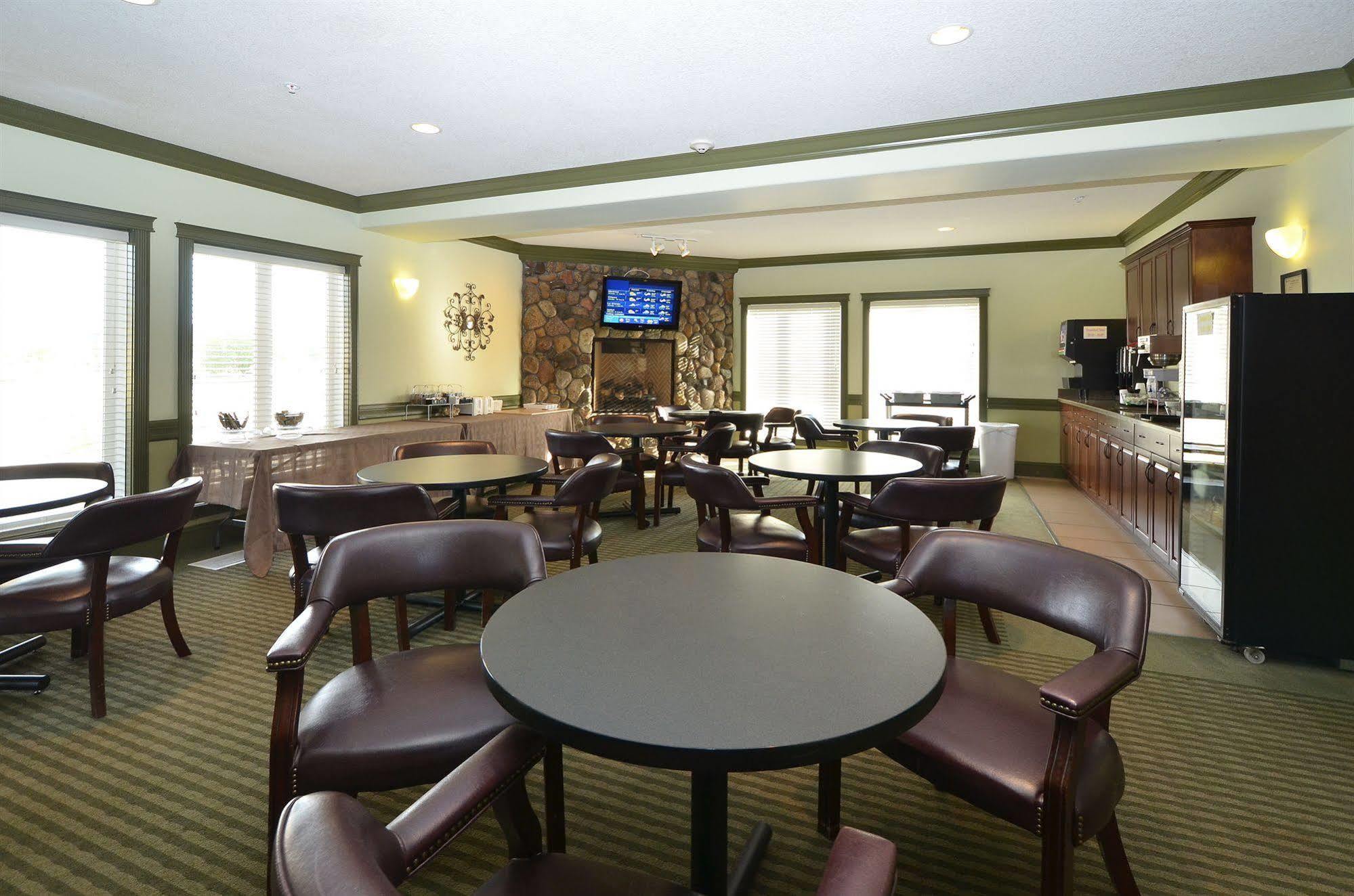 Big Lake Inn Slave Lake ภายนอก รูปภาพ